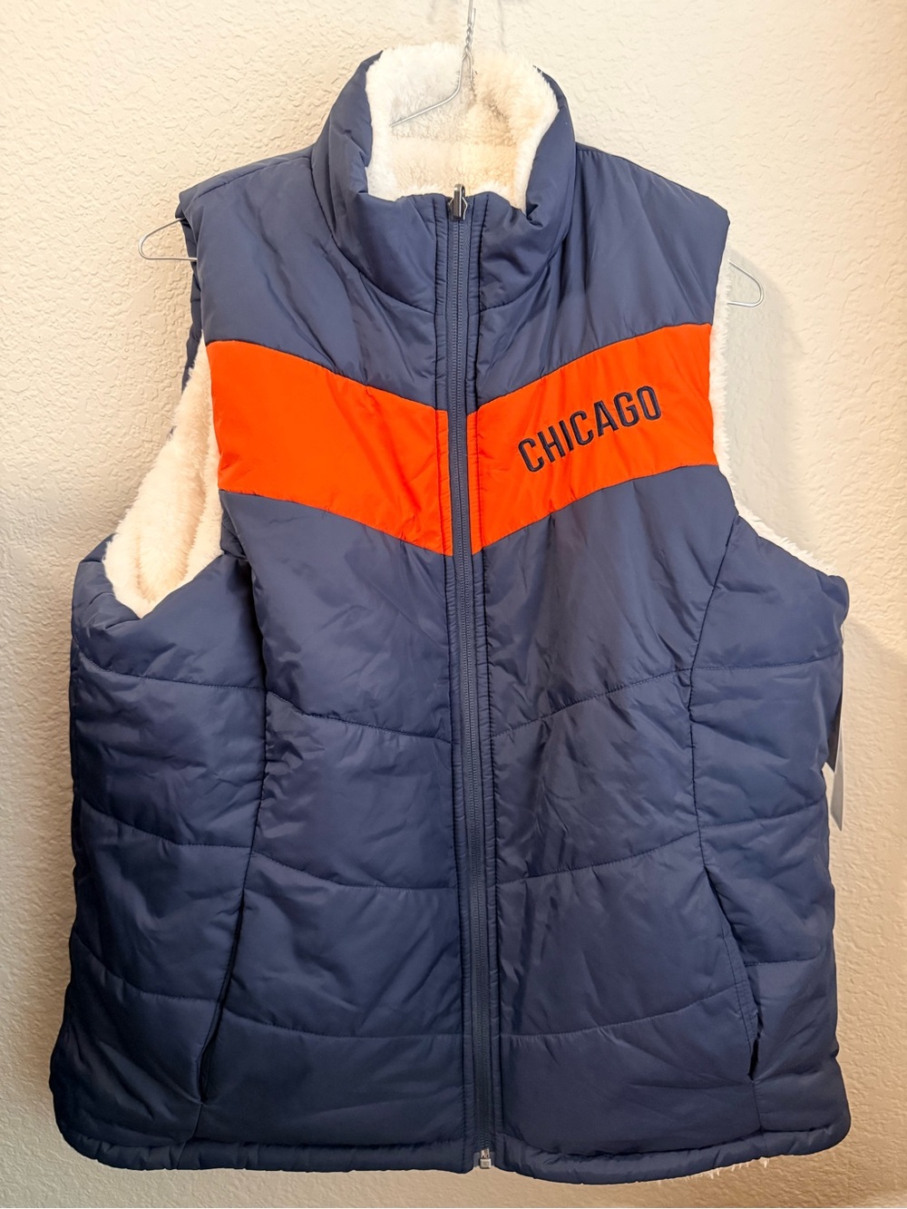 Chicago Bears Women’s L Reversible Sherpa Puffer Vest NWT NFL